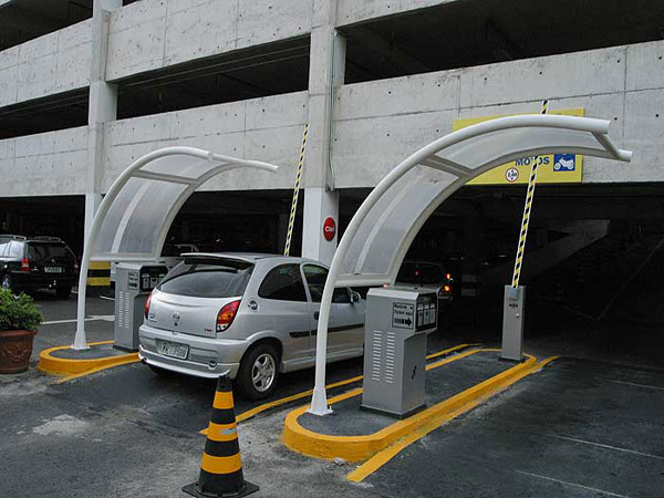 Município não pode impor regra de cobrança em estacionamento privado