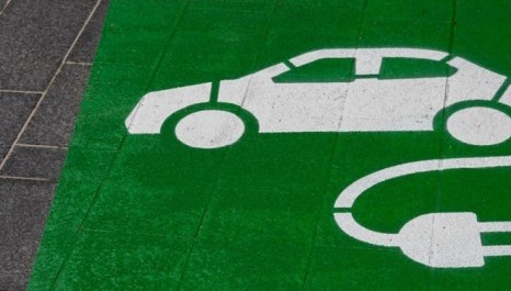 Carros elétricos batem recorde de vendas em janeiro