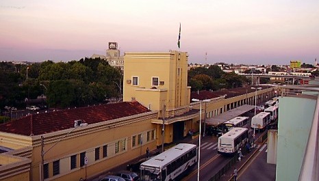 Prédio histórico vai abrigar estacionamento (S. J. Rio Preto)