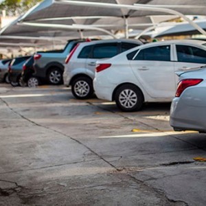 Lei que permite estacionamento vertical não 'vinga' e prefeitura apura deficit de vagas (MS)