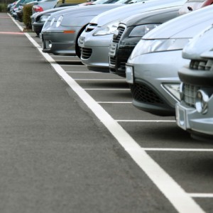 Carros são furtados de falso estacionamento de show em SP