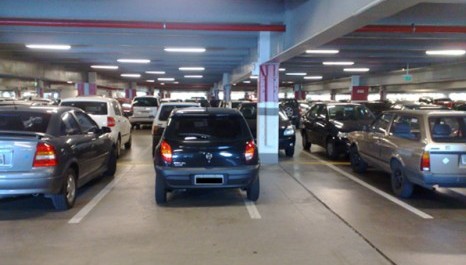 Poder público continua sem entender o fenômeno estacionamento