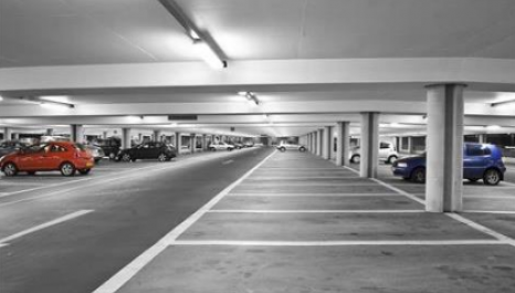 Custo alto e concorrência de aplicativos provocam redução de movimento em estacionamentos de Porto Alegre (RS)