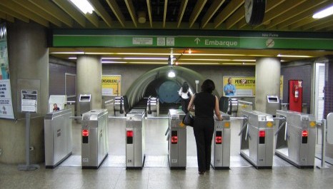 Crise tira 86 mil usuários do metrô por dia e empresa prevê impacto de R$ 60 mi