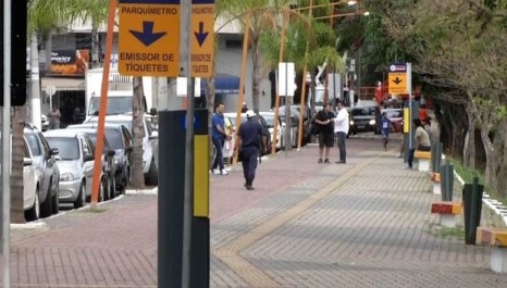 Notificações do estacionamento rotativo causam dúvidas nos motoristas (Barra Mansa/RJ)