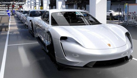 Porsche usará carro autônomo para ensinar qualquer um a virar piloto