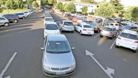 Ministério Público pede que UFU crie novas vagas para estacionar (MG)