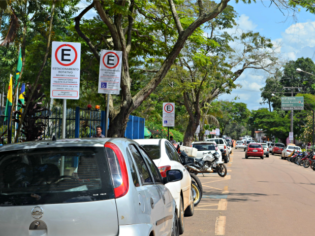 Empresa de estacionamento quer reajuste no preço da Área Azul, diz prefeito de Americana (SP)