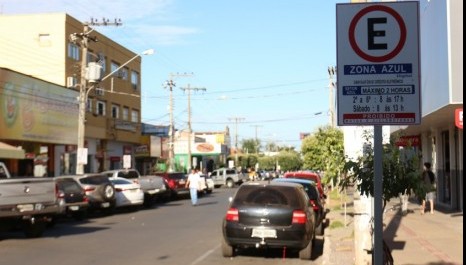 Projeto pretende fazer a prefeitura pagar por carros roubados em vagas de estacionamento regulamentado (Curitiba/PR)
