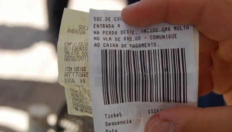 Estacionamento de Fortaleza que cobrava por perda de ticket é autuado