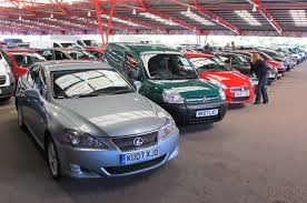 Emplacamentos de veículos crescem em julho, segundo Fenabrave